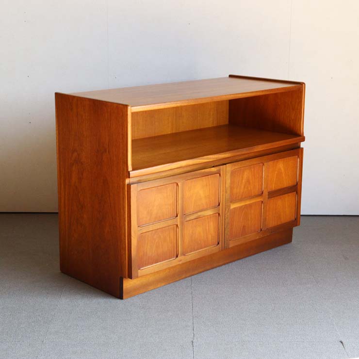 ネイサンNATHANのキャビネット