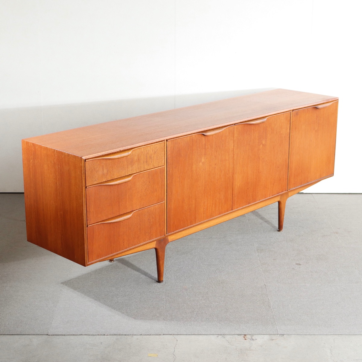 マッキントッシュMacintoshのサイドボード