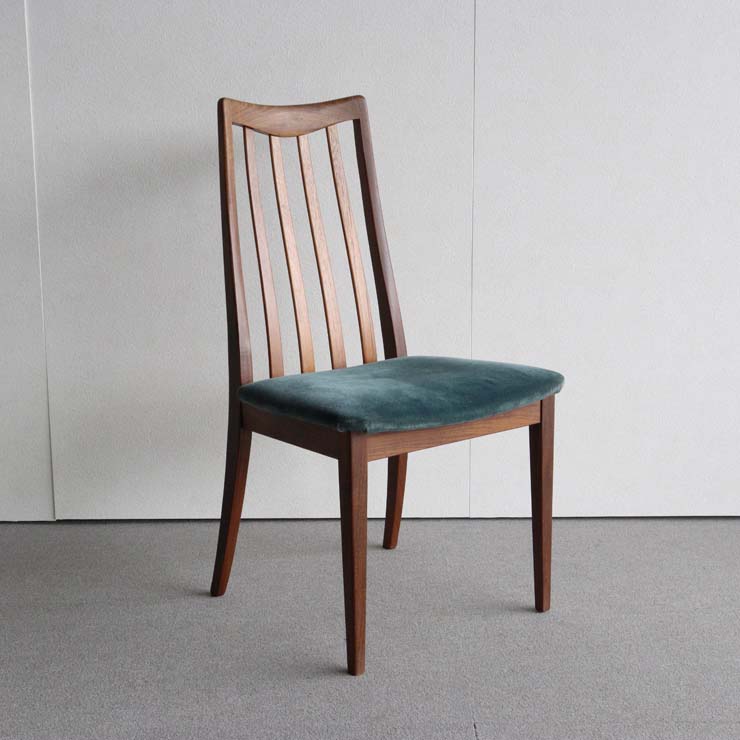 座面がグリーンの布地の木製ヴィンテージチェア23020a