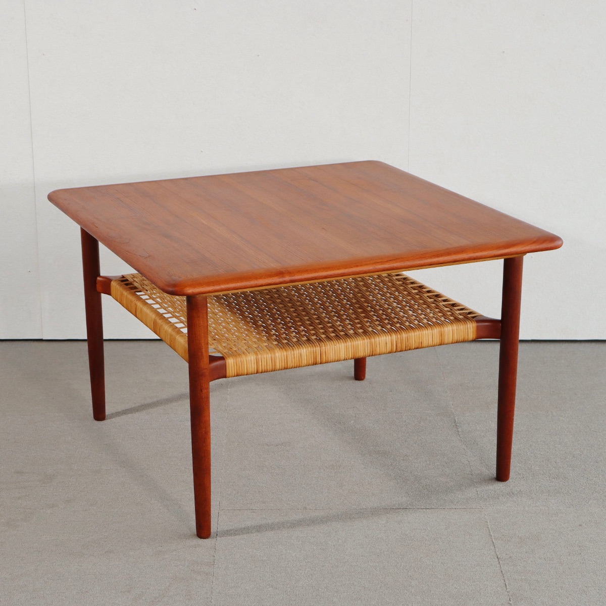 カート・ウストヴィKurt Ostervigのコーヒーテーブル