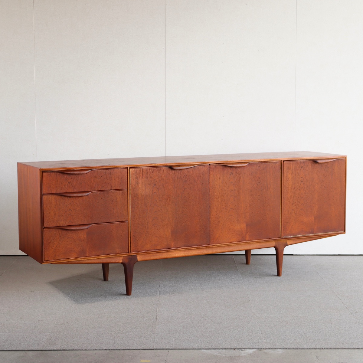 マッキントッシュMacintoshのサイドボード