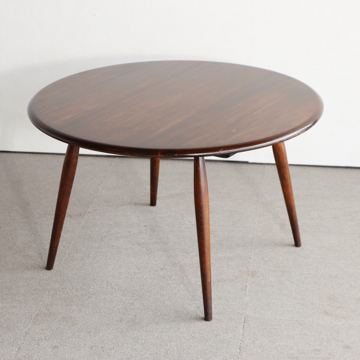 アーコールERCOLのコーヒーテーブル