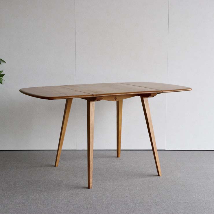 木製で長方形の折りたためるダイニングテーブル、25162