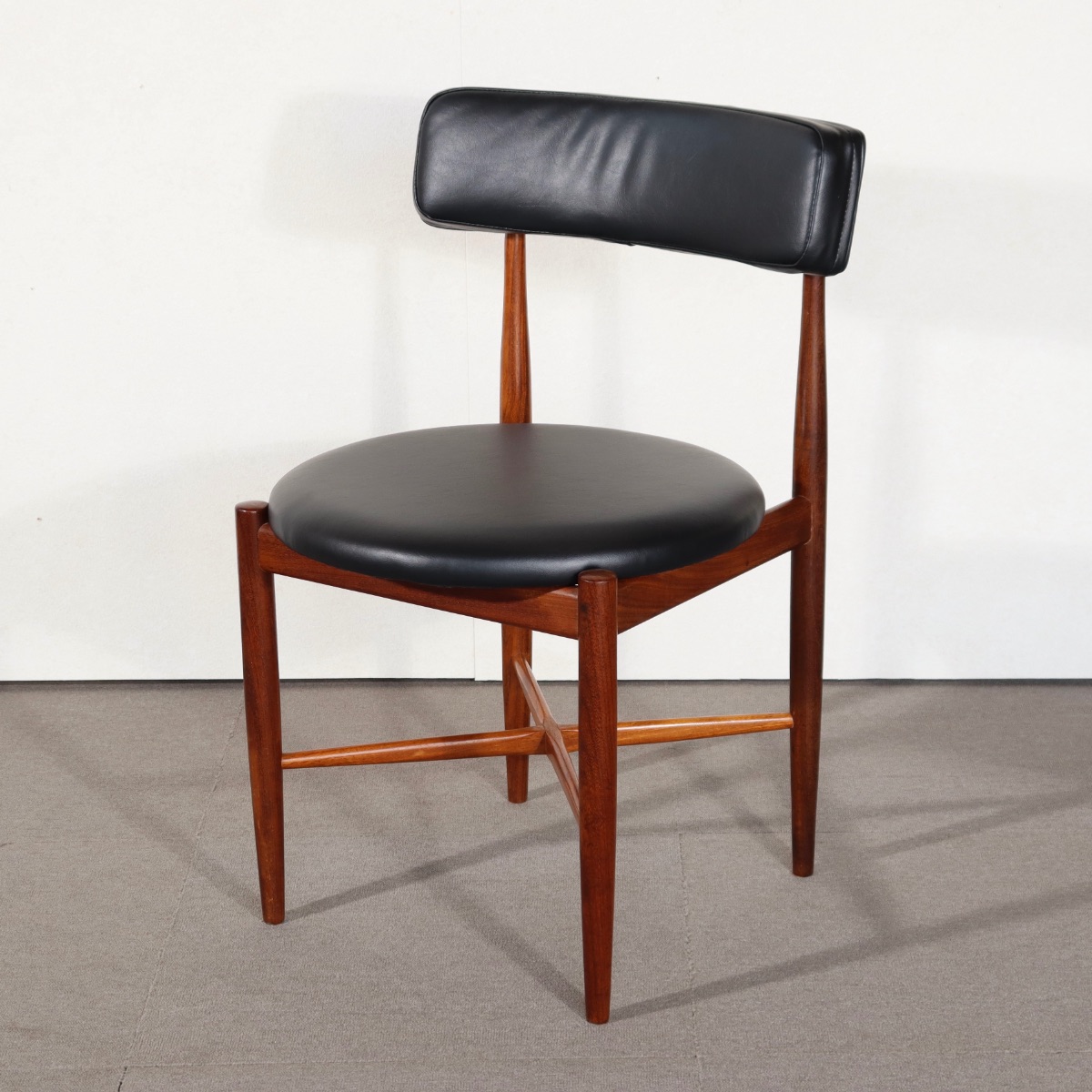 ジープランG-PLANのダイニングチェア