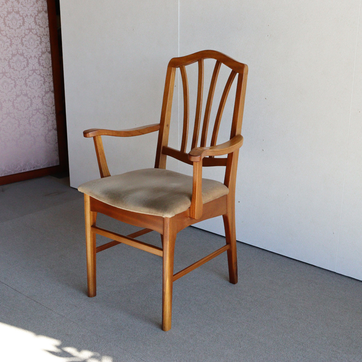 英国ヴィンテージのダイニングチェア