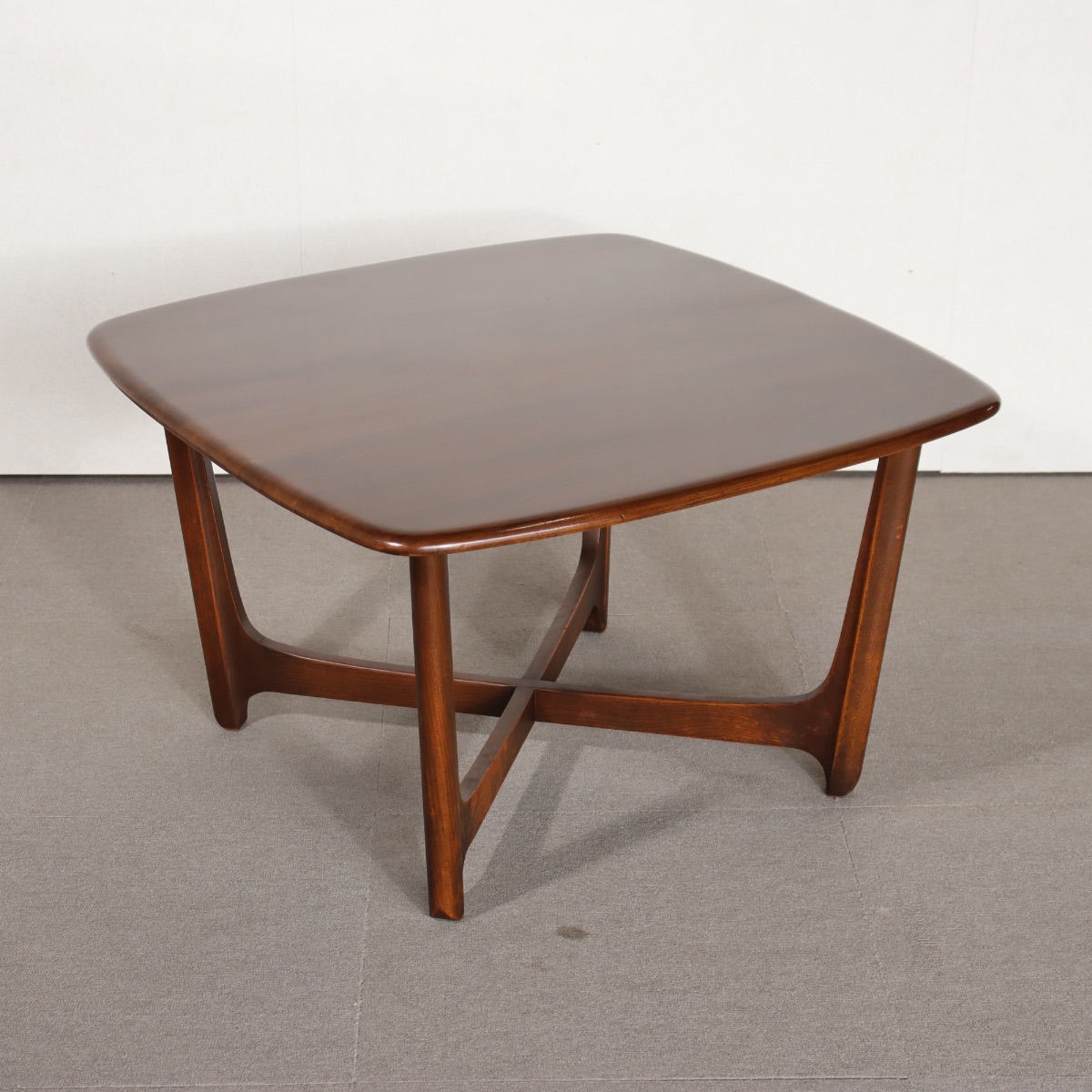 アーコールERCOLのコーヒーテーブル