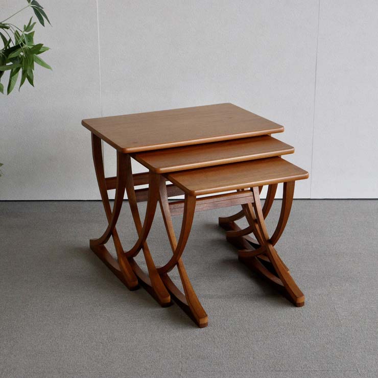 ネイサンのヴィンテージネストテーブル