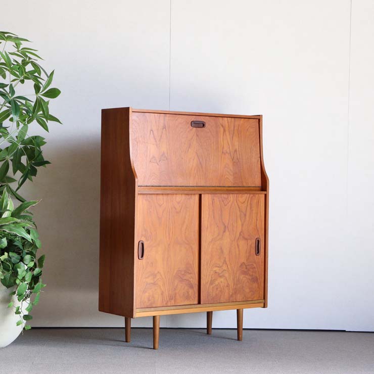 ヴィンテージのチーク材によるビュロー・収納