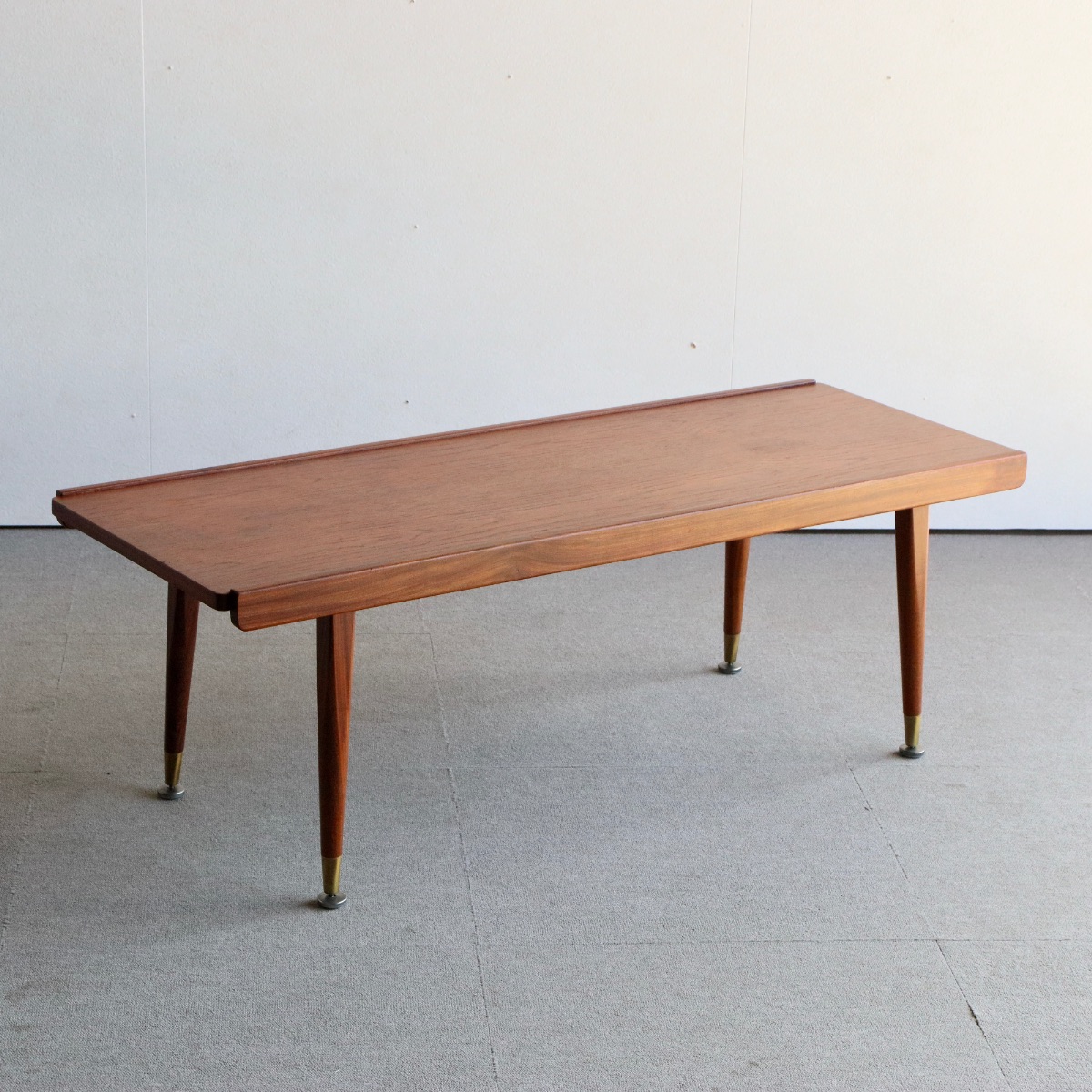 英国ヴィンテージのテークテーブル