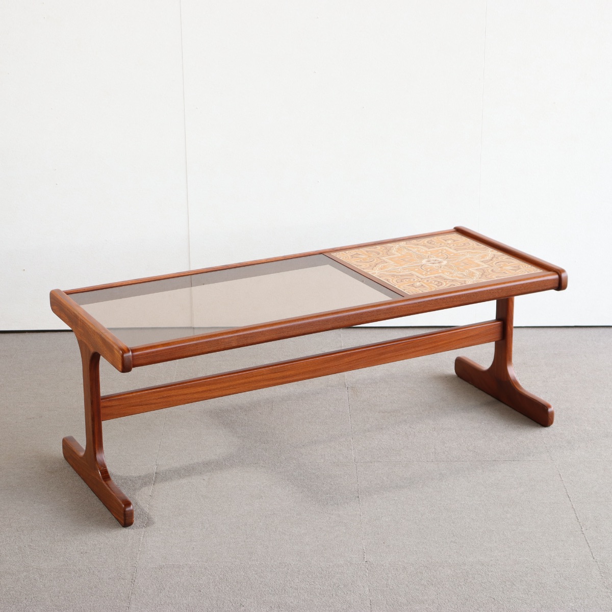 ジープランG-PLANのコーヒーテーブル