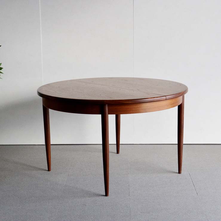 ジープランのサークルダイニングテーブル