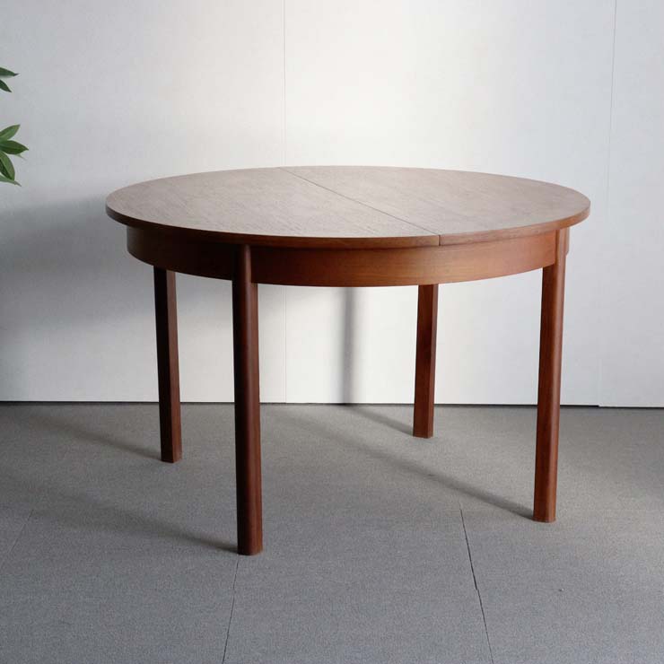 英国ヴィンテージのエクステンションダイニングテーブル