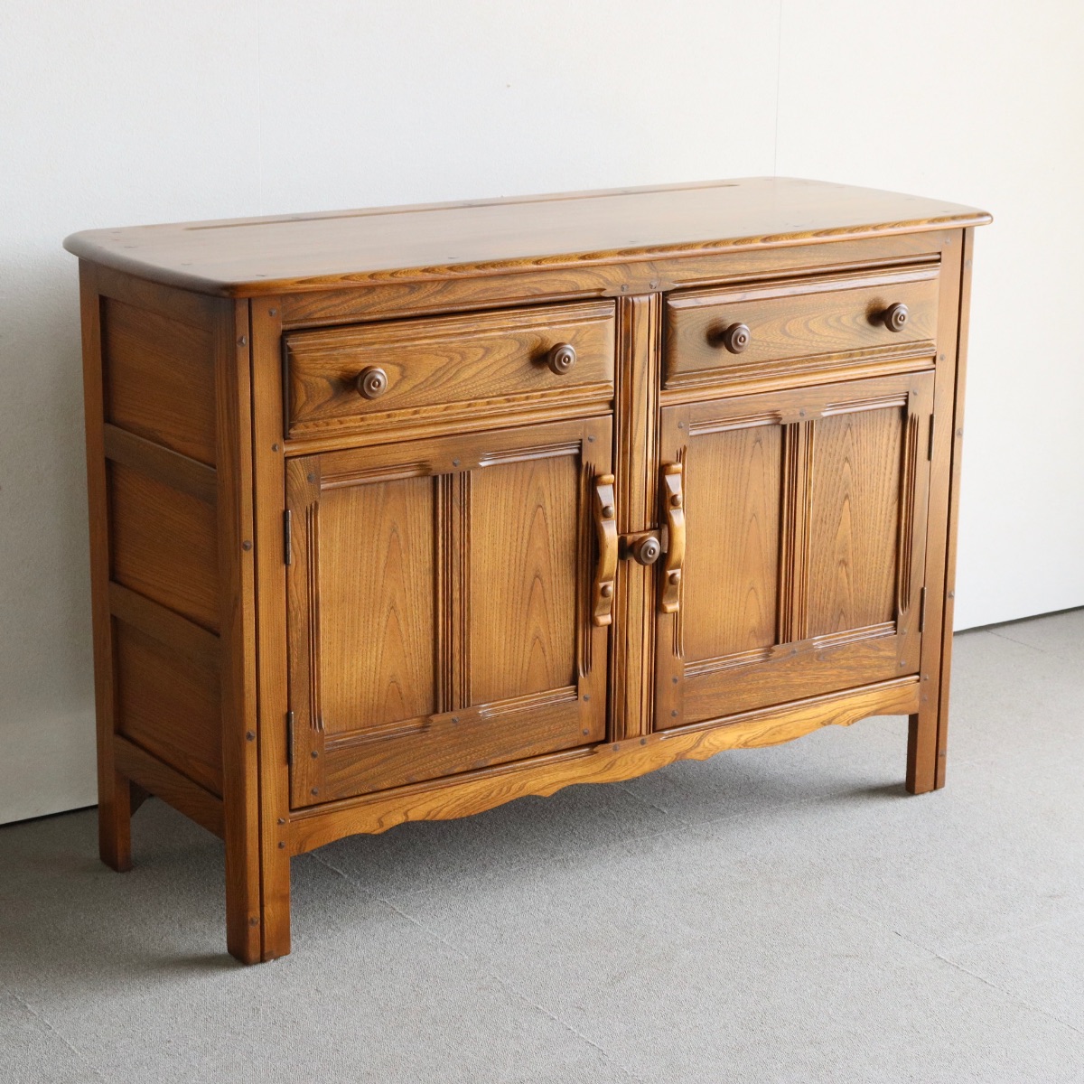 アーコールERCOLのドレッサー