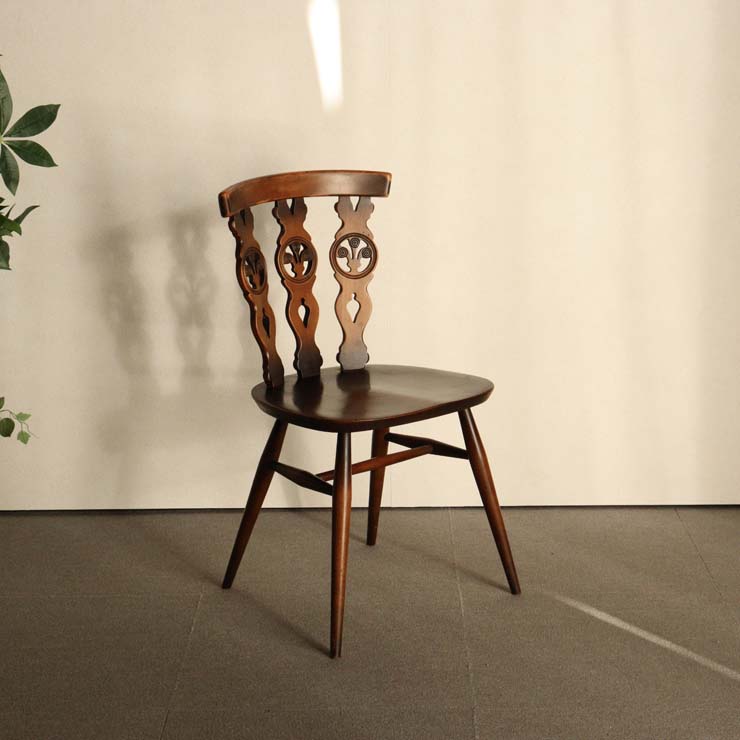 アーコールの椅子