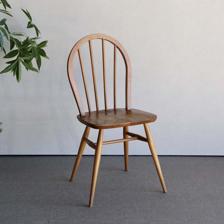 アーコールの椅子