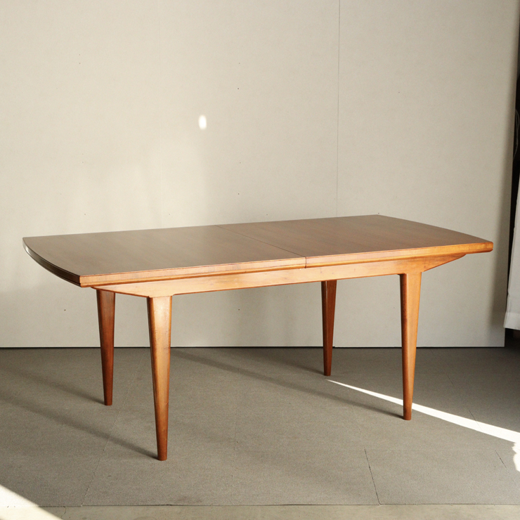 アルフレッド・コックスalfred coxのダイニングテーブル