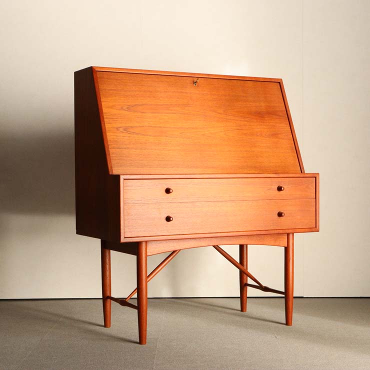 ジープランGｰPLAN KOFOD LARSENデザインのデスク