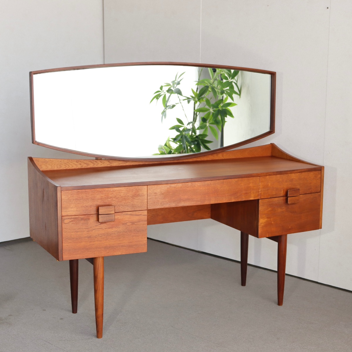 ジープランG-PLANのドレッサー