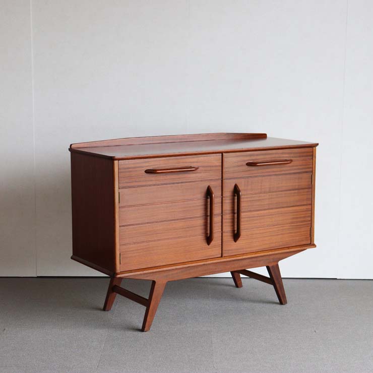 ジープランのサイドボード