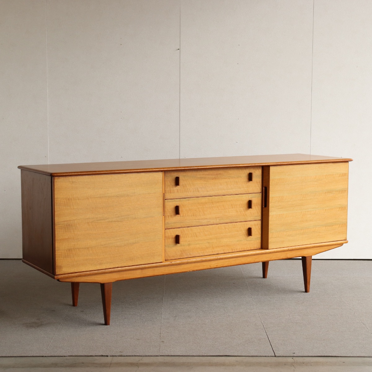 アルフレッドコックスAlfredCoxのサイドボード