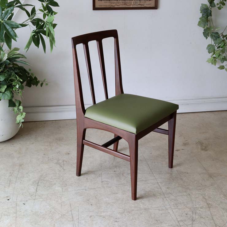 ヤンガー・フォンセンカシリーズのダイニングチェア　商品番号【122110c】