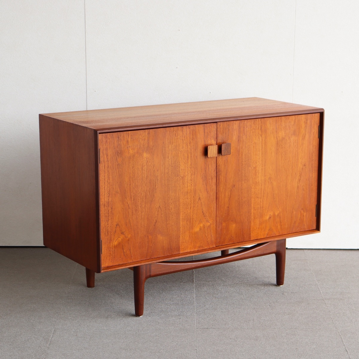 ジープランのミニキャビネット