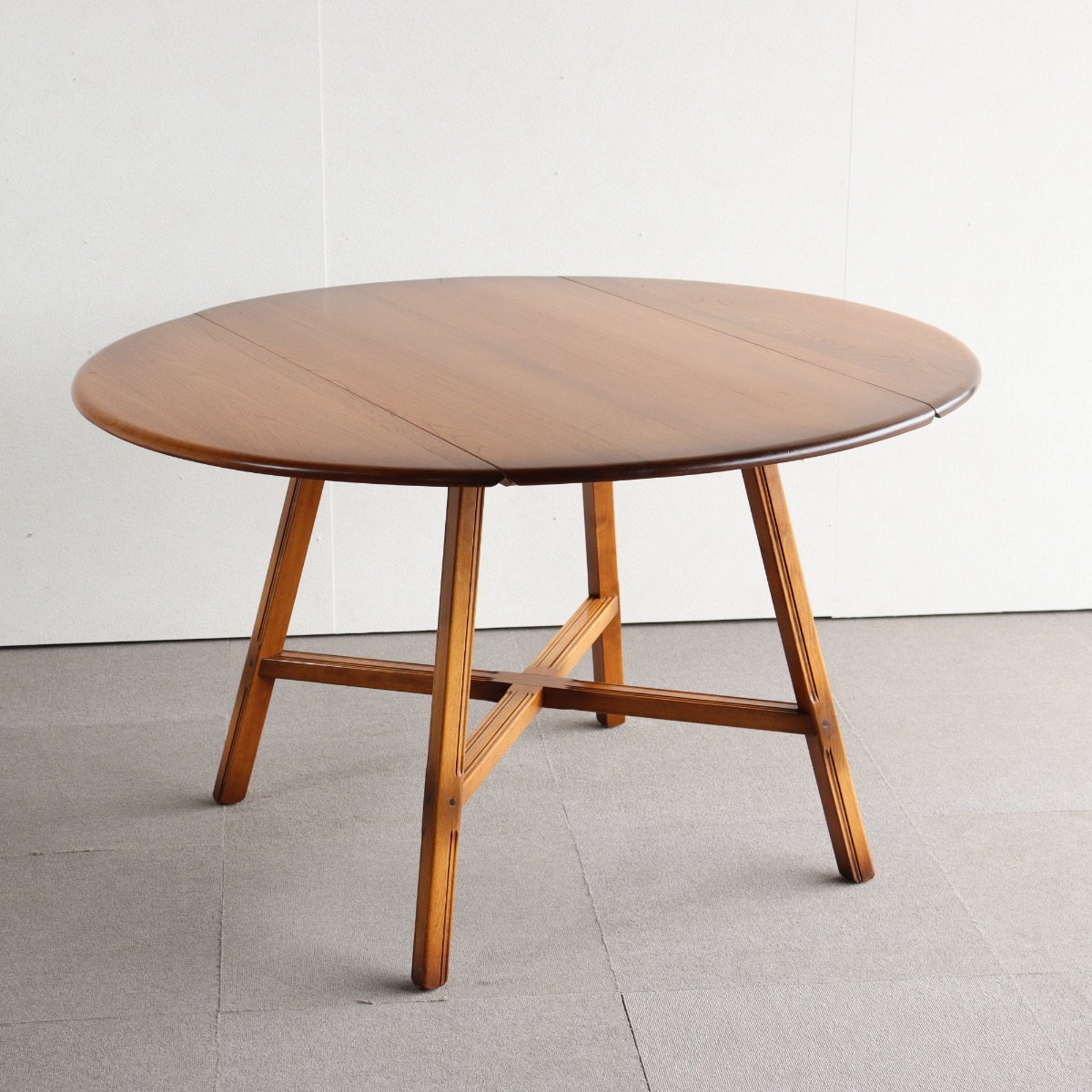 アーコールERCOLのダイニンングチェア