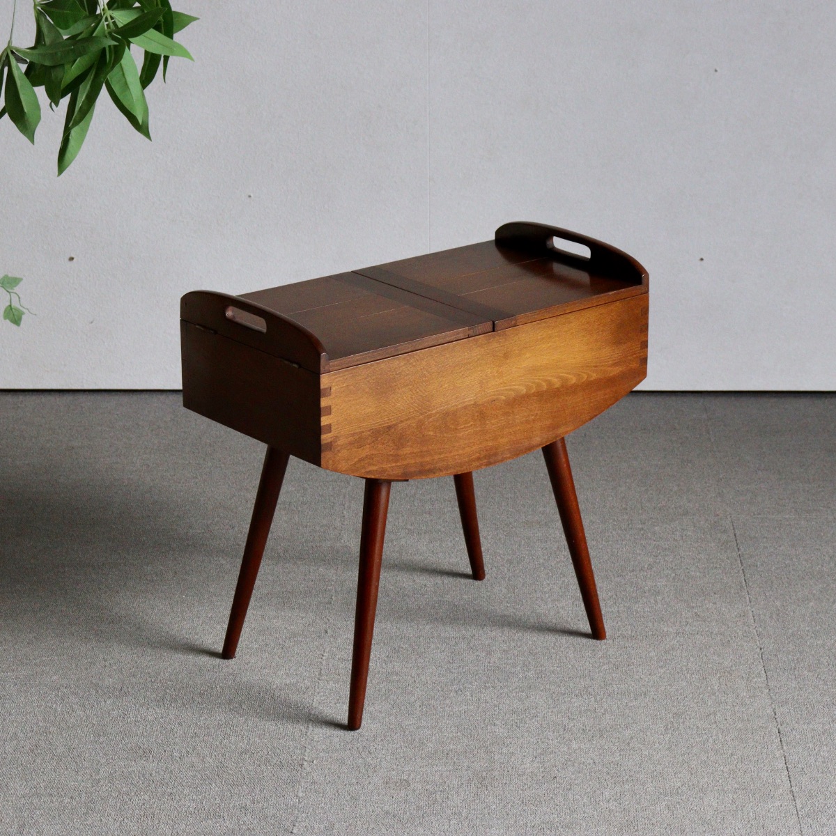 ヴィンテージのソーイングボックス