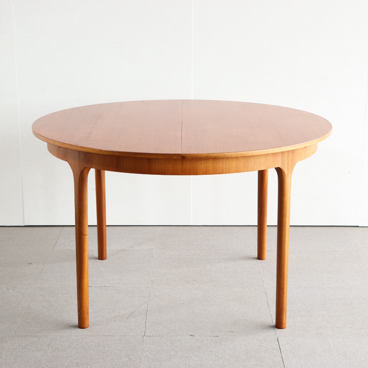 マッキントッシュMacintoshのダイニングテーブル