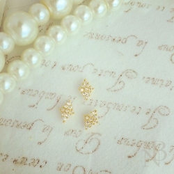 ローンバスビジュー 6mm×4mm