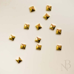 スクエアスタッズ 2mm×2mm / ゴールド 50個入