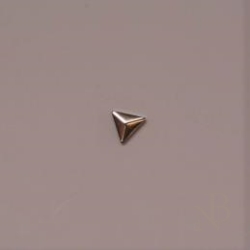 トライアングルスタッズ 2mm×2mm / シルバー 50個入