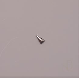 トライアングルスタッズ 3mm×1.6mm / シルバー 150個入