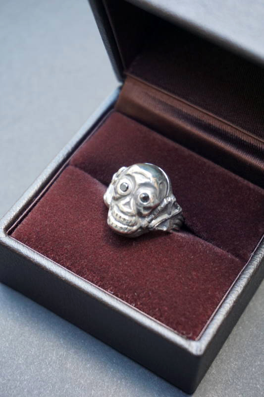 PEANUTS & Co. skull poison ring "diamond" black