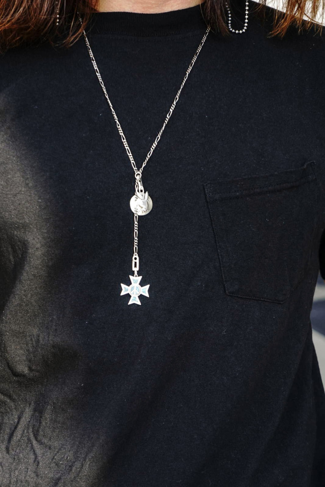 Peanuts & Co. GOOD LIFE CHARM "WAR IS OVER"