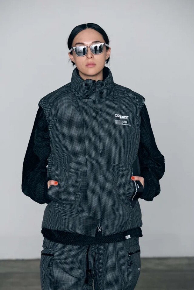 CMF OUTDOOR GARMENT "NOMAD DOWN VEST COEXIST"