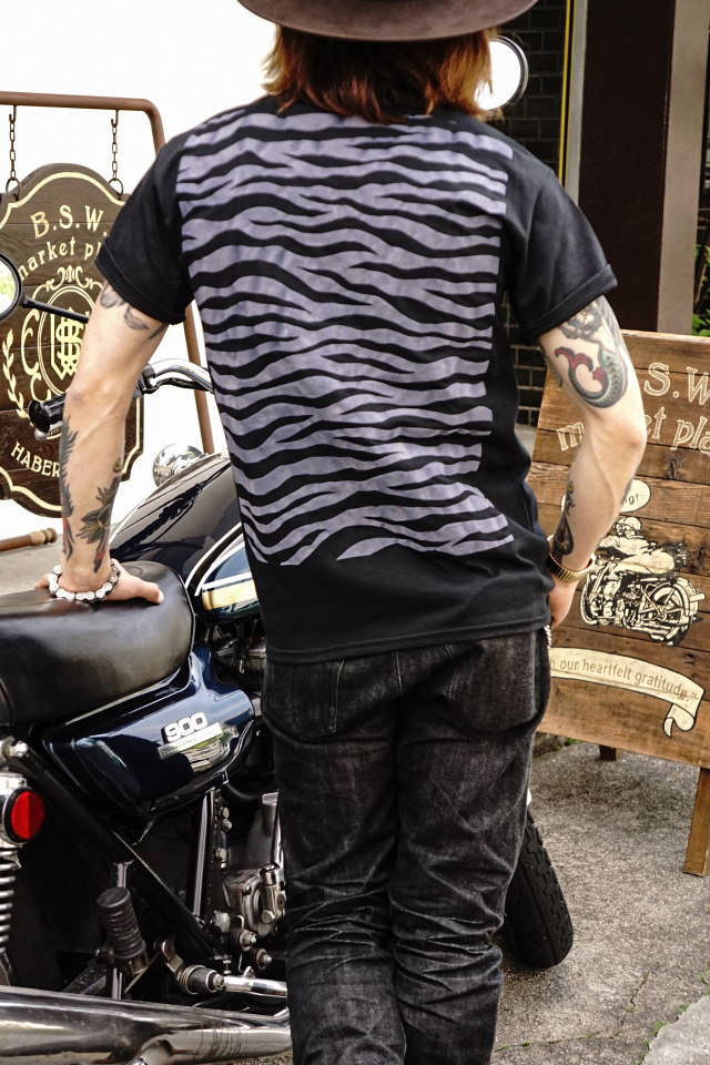 BAA COSTUME MFG. "ZEBRA BACK" POCKET TEE BLK/PUR