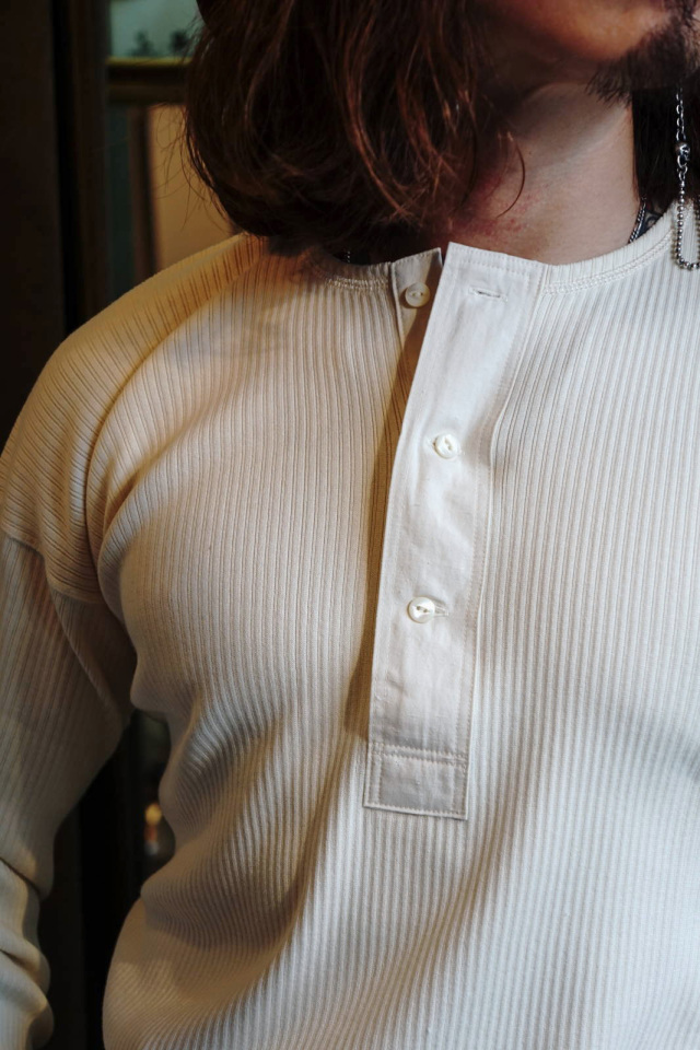 Olde Homesteader “Henley Neck Longsleeve” – Swedenish Army Rib – Ivory