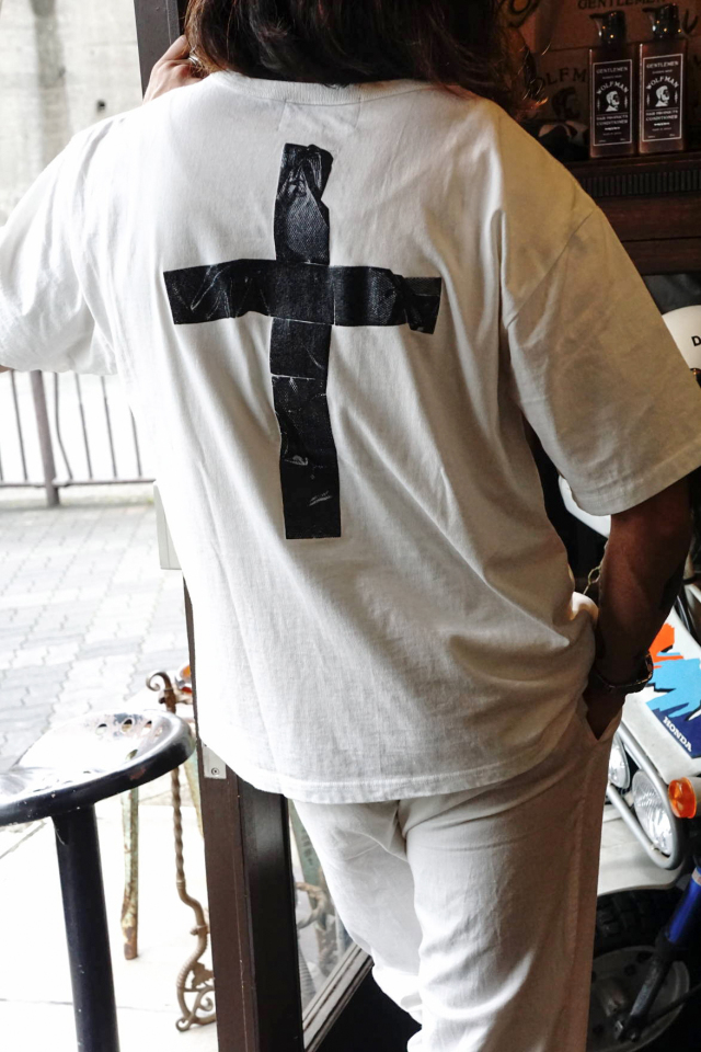 JANIS & Co. #CROSS TEE WHITE