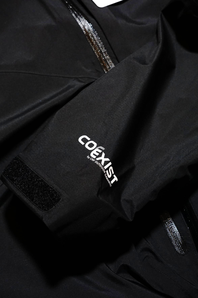 CMF OUTDOOR GARMENT "SLASH SHELL COEXIST" BLACK