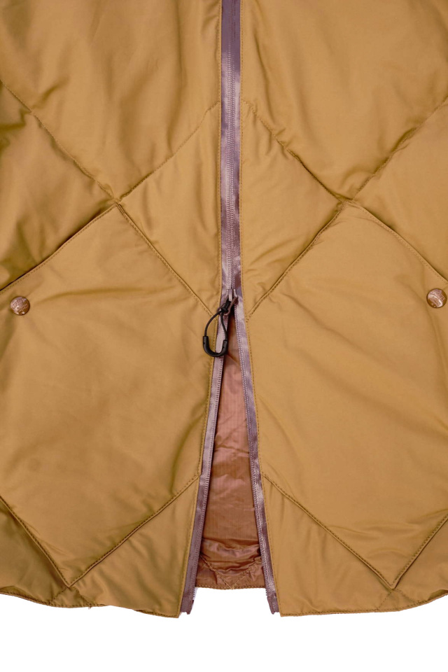 CMF OUTDOOR GARMENT ”CMF DOWN" MOCA