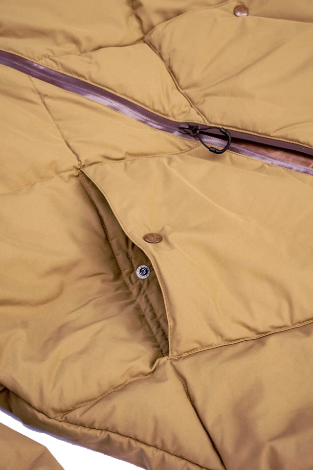 CMF OUTDOOR GARMENT ”CMF DOWN" MOCA