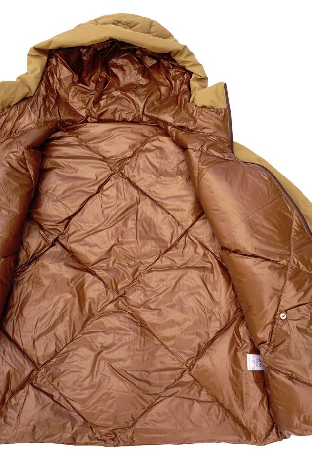 CMF OUTDOOR GARMENT ”CMF DOWN" MOCA