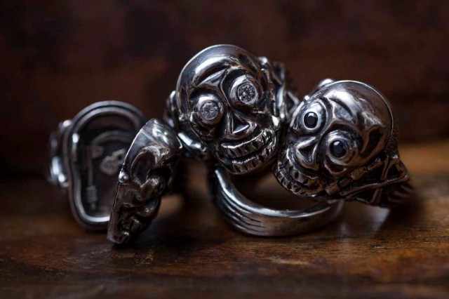 PEANUTS & Co. skull poison ring "diamond" black