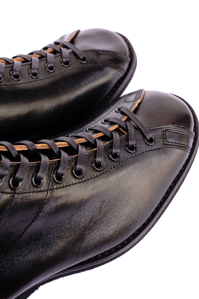 CLINCH Mast Trainer Horse Hide Black "Black Stitch"