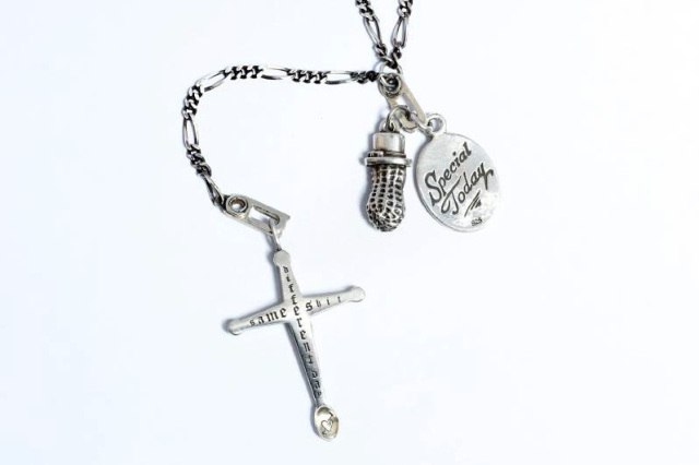 Peanuts & Co. GOOD LIFE CHARM "SAME SHIT DIFFRENT DAY"