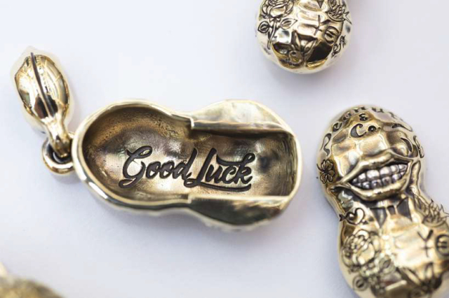 PEANUTS & Co. NORMAL TATOO PEANUTS slidetype Msize brass×silver