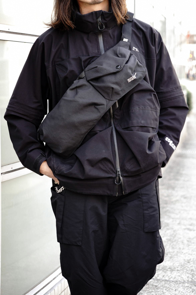 CMF OUTDOOR GARMENT "BODY BAG MOD" BLACK