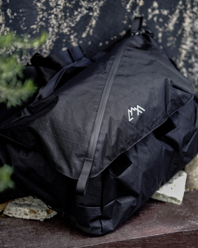 CMF OUTDOOR GARMENT "MESSENGER BAG X-PAC" BLACK