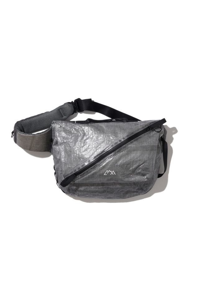 CMF OUTDOOR GARMENT "MESSENGER BAG DYNEEMA" GRAY